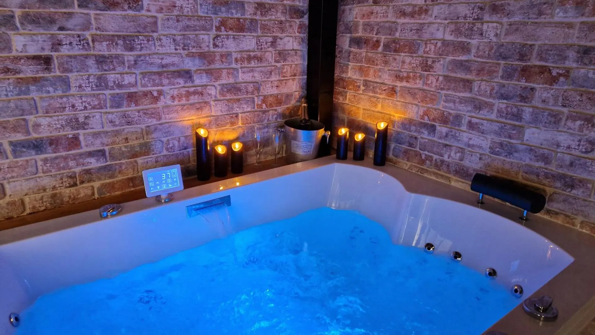 Au Spa De Llea Suite Retro Avignon 0*,  France