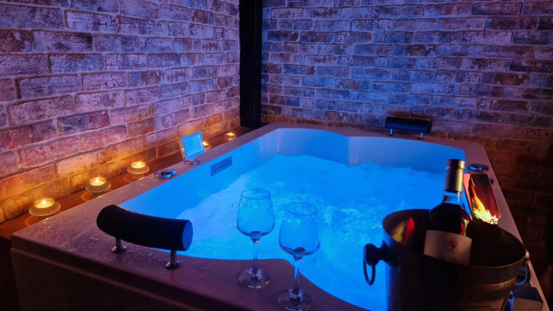 Au Spa De Llea Suite Retro Avignon France
